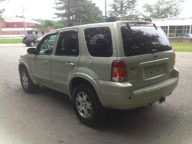 Ford Escape 2005 photo 1