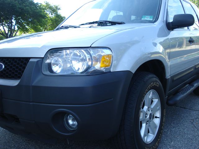 Ford Escape 2005 photo 3