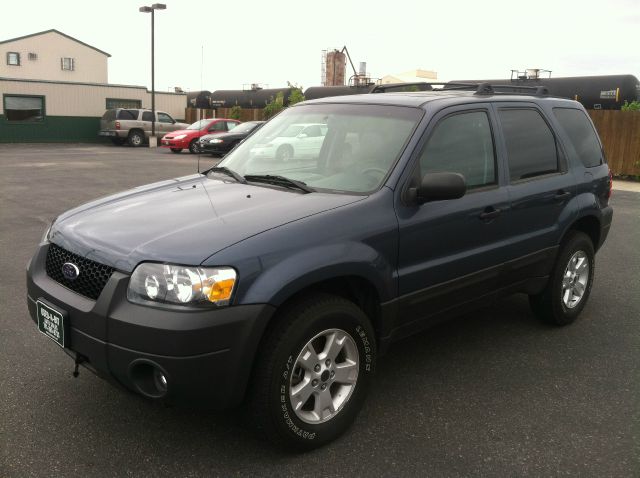 Ford Escape 2005 photo 2