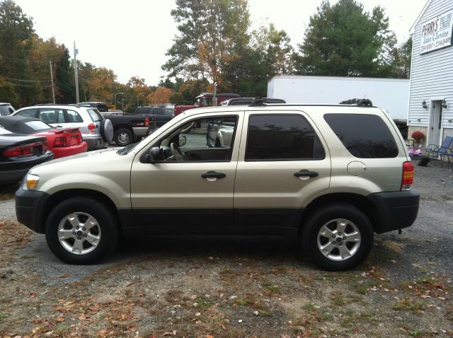 Ford Escape 2005 photo 1