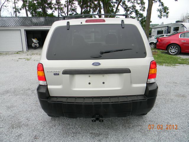 Ford Escape 2005 photo 1