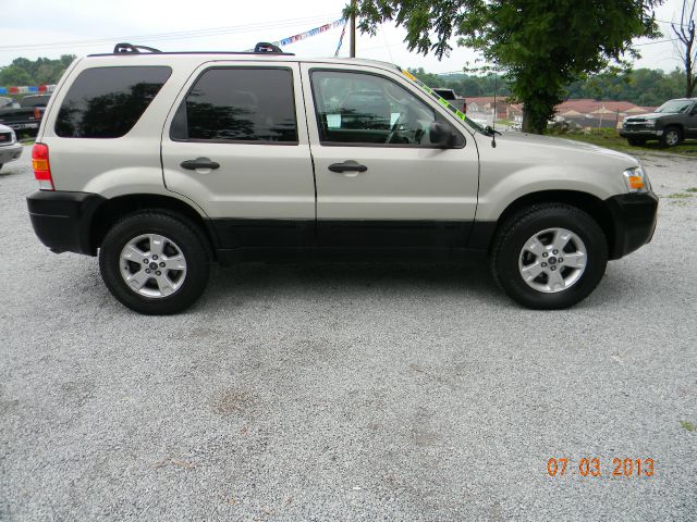 Ford Escape 2005 photo 2