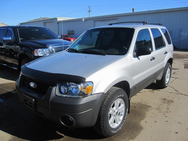 Ford Escape 2005 photo 1