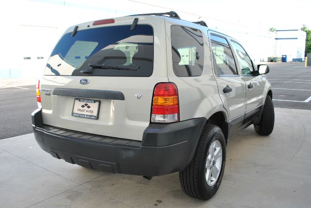 Ford Escape 2005 photo 3