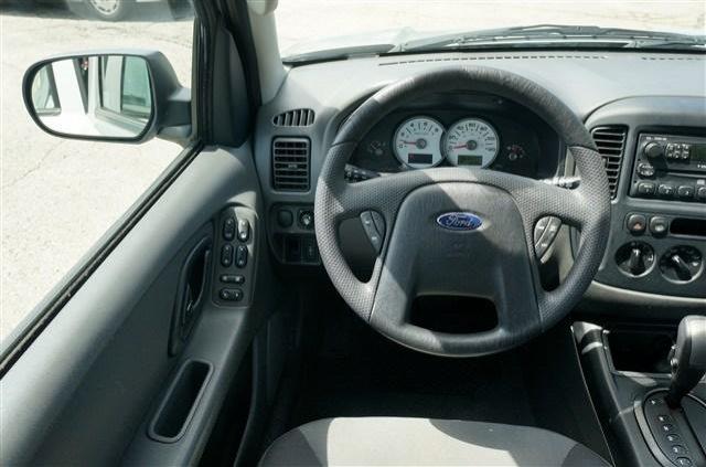 Ford Escape 2005 photo 13