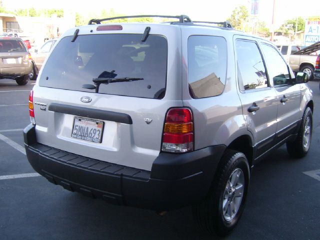 Ford Escape 2005 photo 15