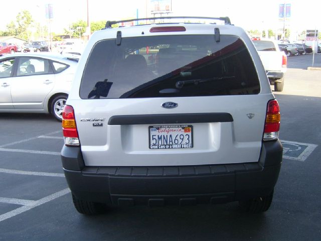 Ford Escape 2005 photo 17