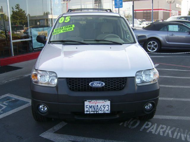 Ford Escape 2005 photo 19