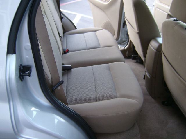 Ford Escape 2005 photo 2