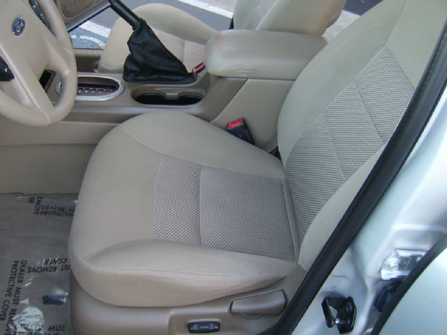 Ford Escape 2005 photo 20