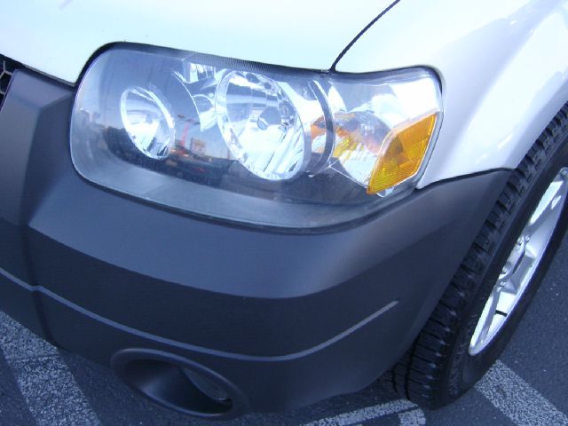 Ford Escape 2005 photo 22