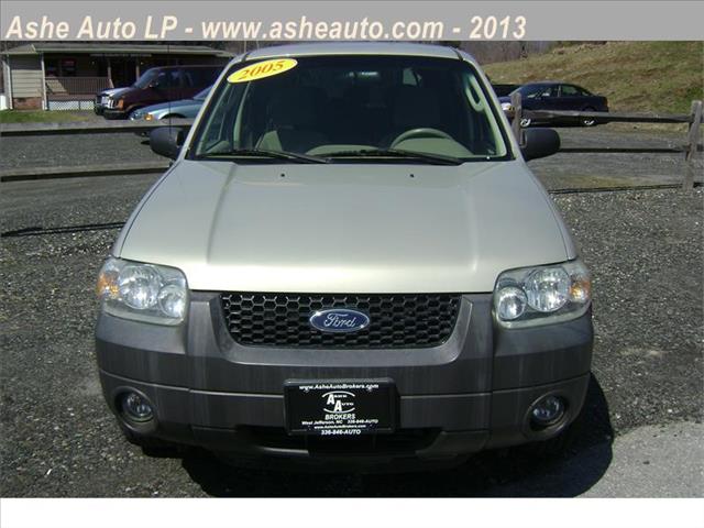 Ford Escape 2005 photo 3