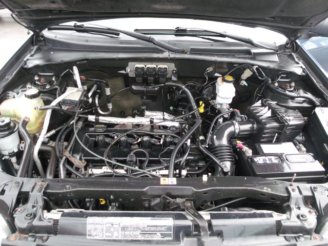 Ford Escape 2005 photo 1