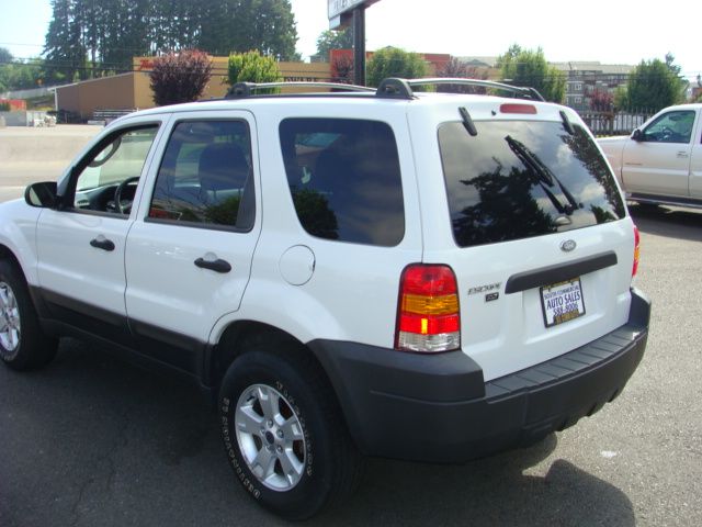 Ford Escape 2005 photo 2