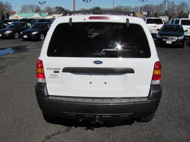 Ford Escape 2005 photo 3