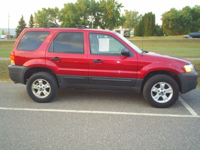 Ford Escape 2005 photo 2