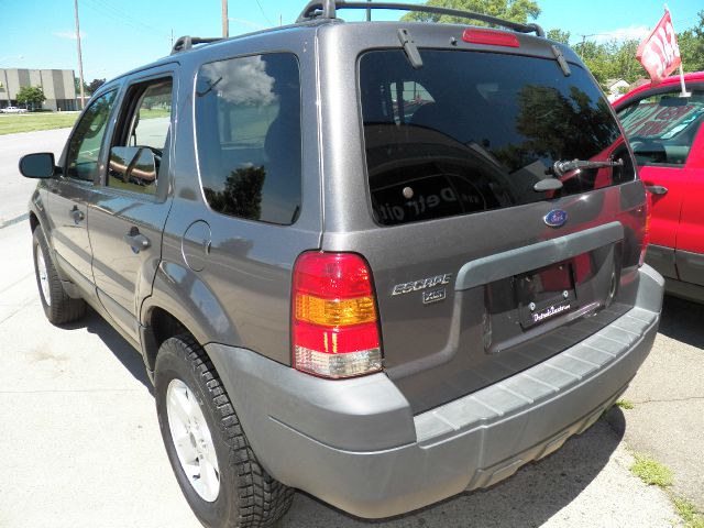 Ford Escape 2005 photo 1