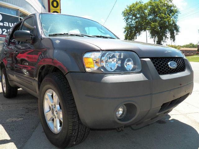 Ford Escape 2005 photo 3