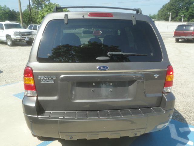 Ford Escape 2005 photo 2