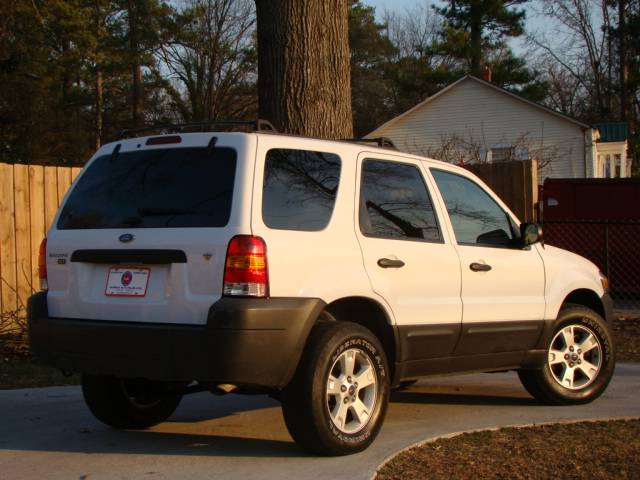 Ford Escape 2005 photo 3