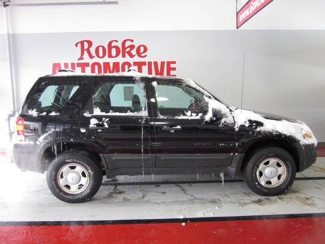 Ford Escape 2005 photo 2