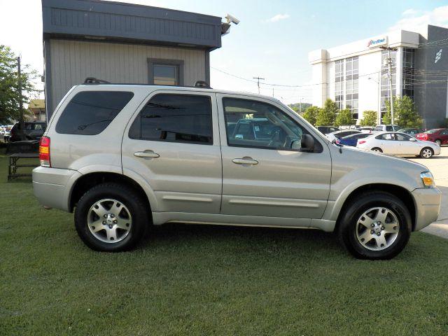 Ford Escape 2005 photo 1