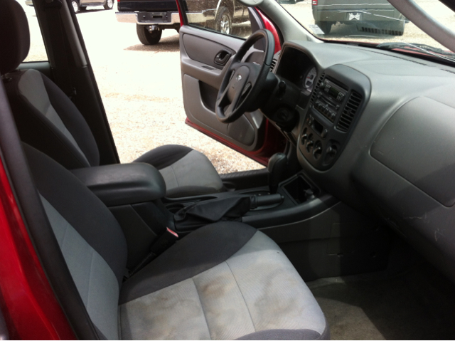 Ford Escape 2005 photo 3