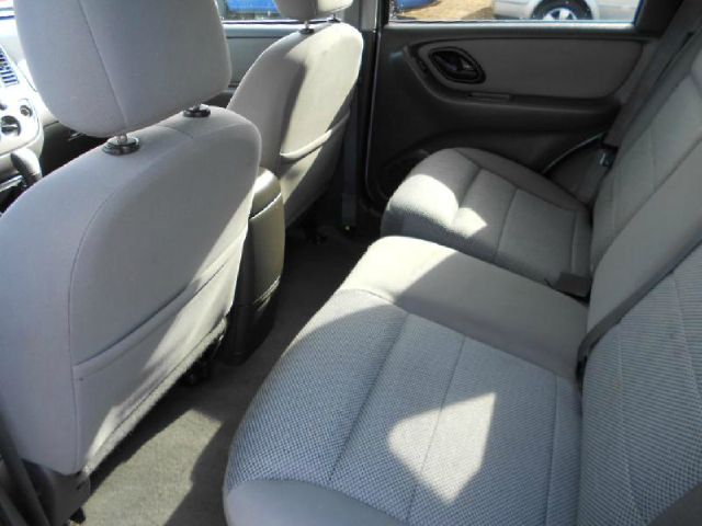 Ford Escape 2005 photo 2