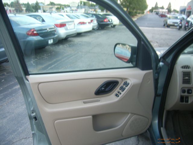 Ford Escape 2006 photo 1