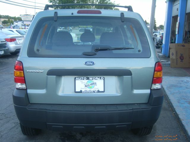 Ford Escape 2006 photo 2