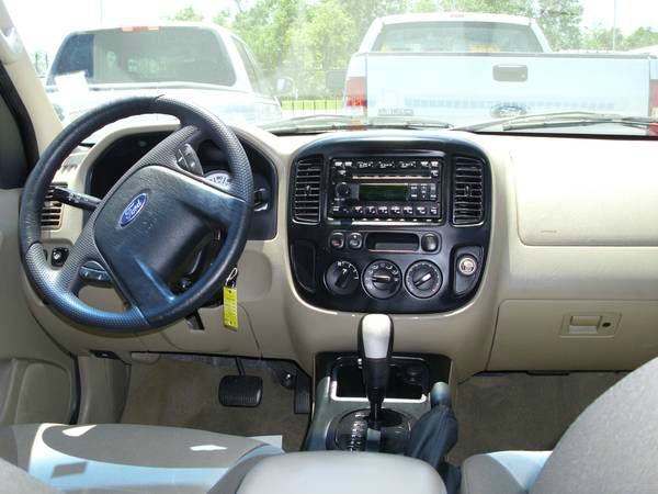 Ford Escape 2006 photo 1