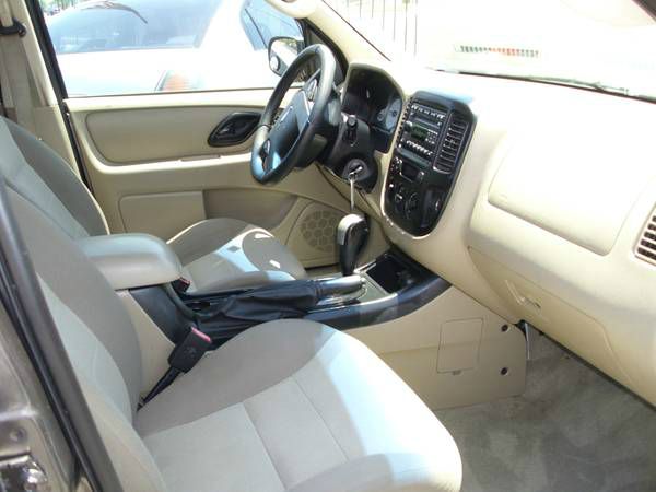 Ford Escape 2006 photo 2