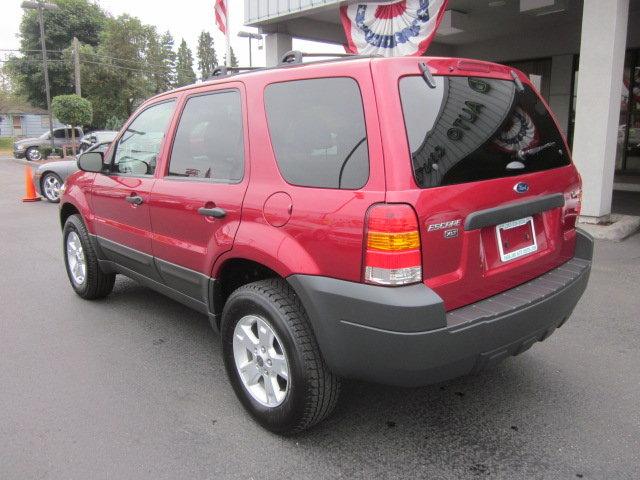 Ford Escape 2006 photo 2