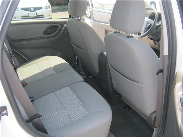 Ford Escape 2006 photo 2