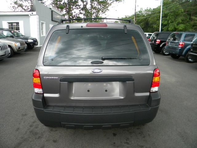 Ford Escape 2006 photo 1