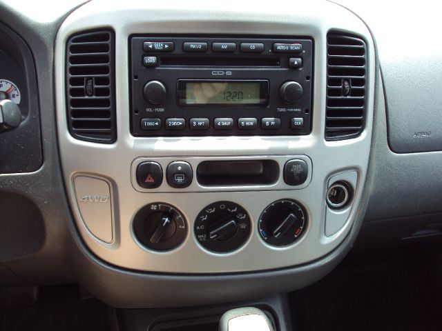 Ford Escape 2006 photo 1