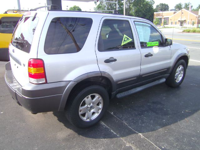 Ford Escape 2006 photo 2