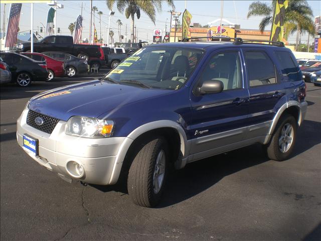 Ford Escape 2006 photo 2