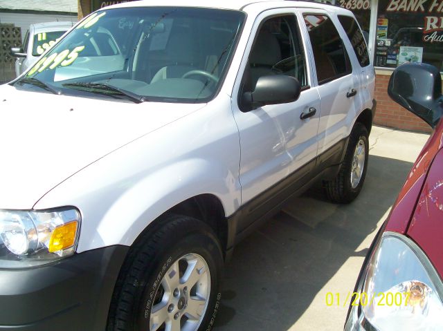 Ford Escape 2006 photo 2