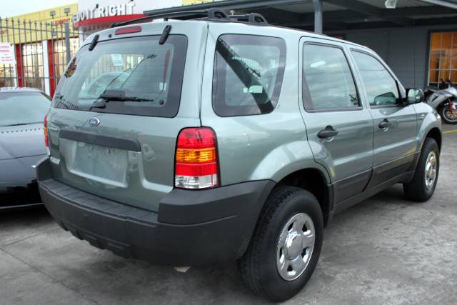 Ford Escape 2006 photo 2