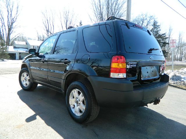 Ford Escape 2006 photo 2