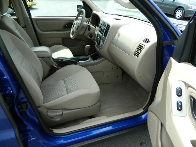 Ford Escape 2006 photo 2