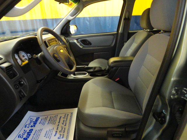 Ford Escape 2006 photo 2