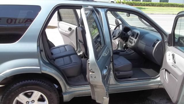 Ford Escape 2006 photo 1