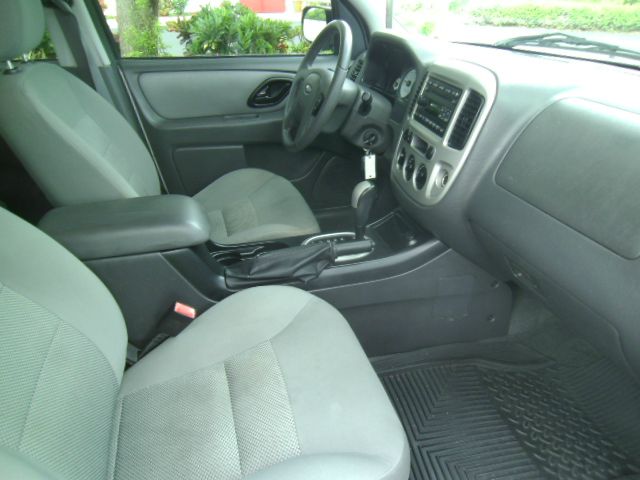 Ford Escape 2006 photo 1