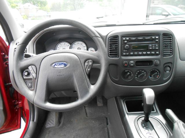 Ford Escape 2006 photo 3