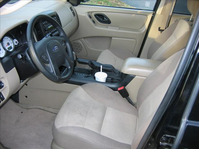 Ford Escape 2006 photo 2