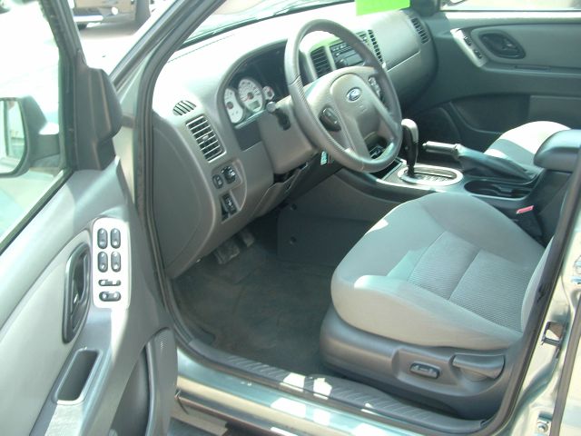 Ford Escape 2006 photo 2