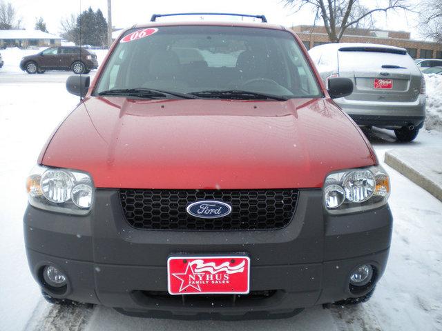 Ford Escape 2006 photo 2