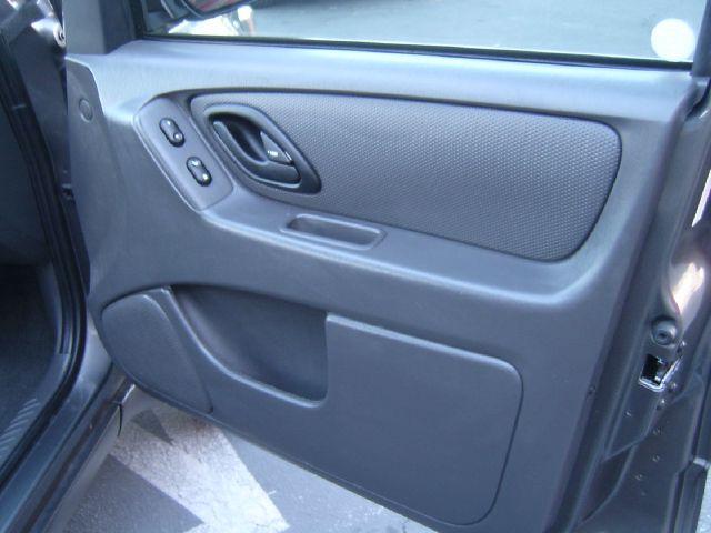 Ford Escape 2006 photo 14